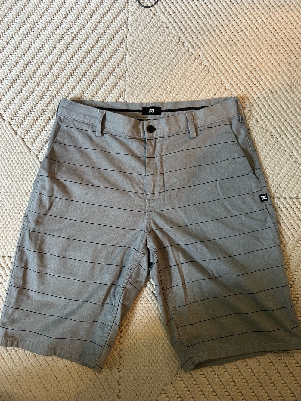 Rare DC Shoes Men's Striped Skate Chino Shorts – Vintage / Y2K – Size 30